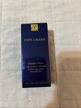 Estée Lauder Double Wear - Navy & Gold Packaging